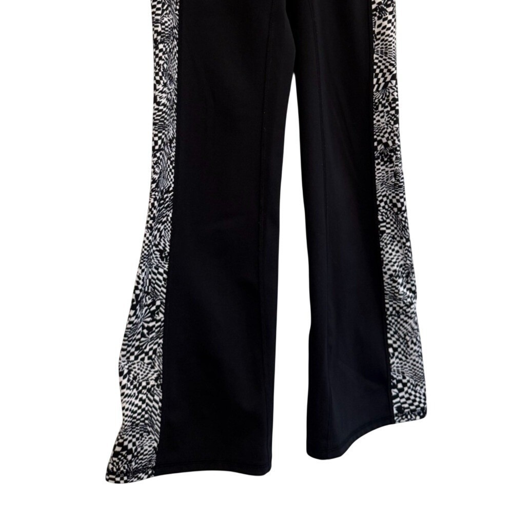Free People Movement Checkmate Flare Leggings Black White Stripe Pants Sz XS - Picture 10 of 16